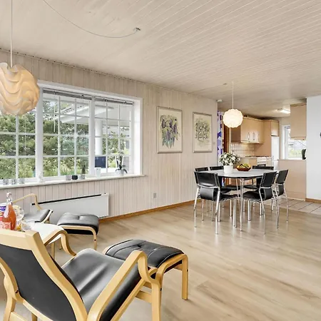 Vakantiehuis Lovely In Romo With Kitchen